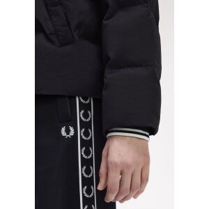 FRED PERRY Wattierte Jacke mit Raglanärmeln black
