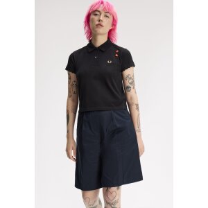 FRED PERRY AMY WINEHOUSE Foundation Embroidered Detail Polo Shirt black