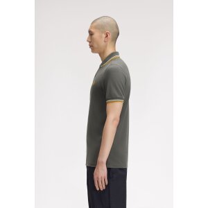 FRED PERRY Twin Tipped Polo Shirt field green / ecru / golden