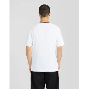 LYLE & SCOTT T-Shirt mit kontrastfarbenen Streifen am Kragen white